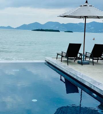 Station pour 3 personnes, avec bassin pour enfant et piscine ainsi que jacuzzi et jardin à Chaweng Beach