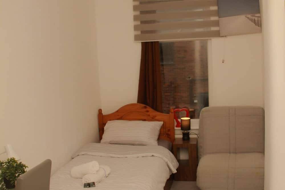 Hope Haven - Stylish Sa, Sleeps 5 in Leigh, Grand Manchester