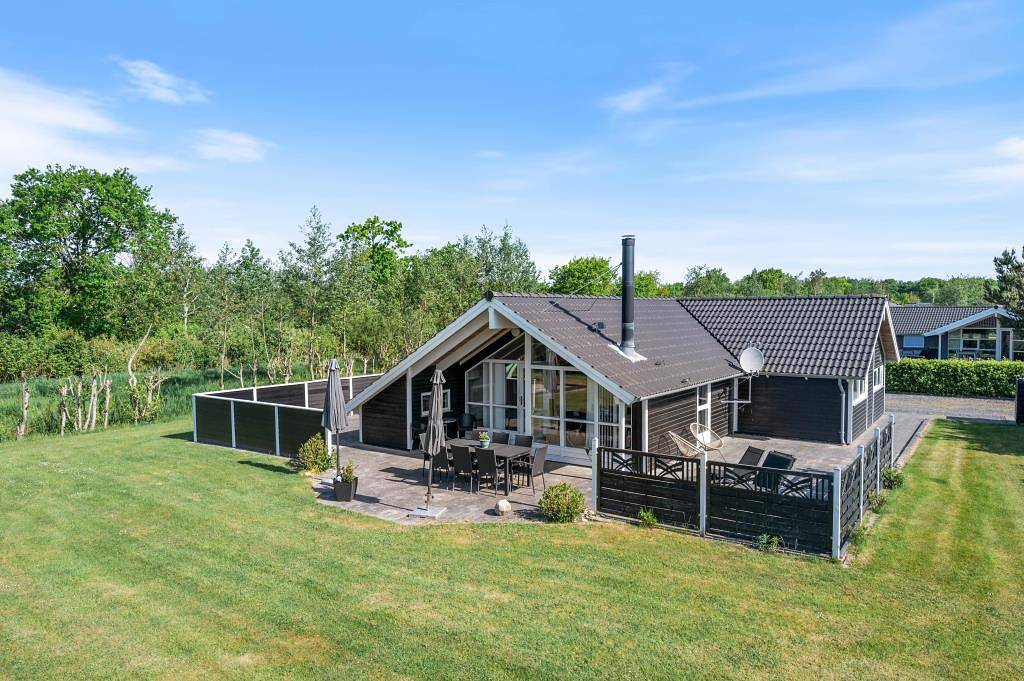 Family-friendly holiday home in Bork Havn with hot tub & sauna in Bork Havn, Ringkøbing fjord