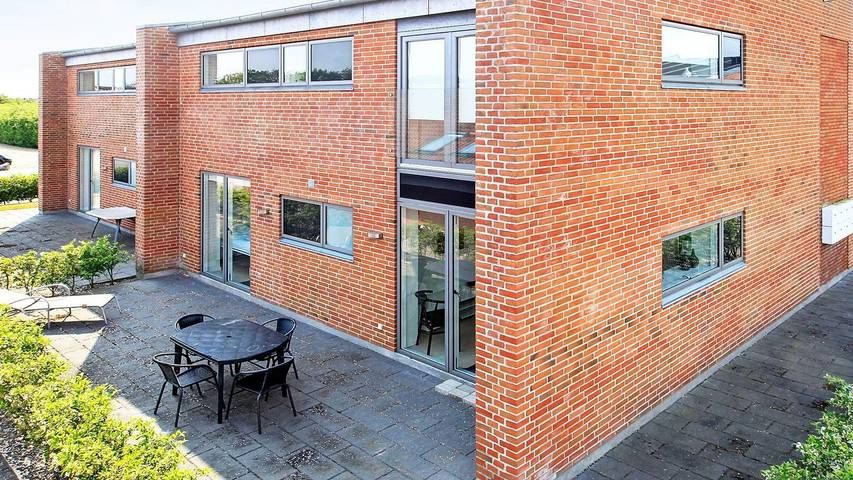 Ferienwohnung für 9 Personen, mit Balkon und Whirlpool in Bork Havn