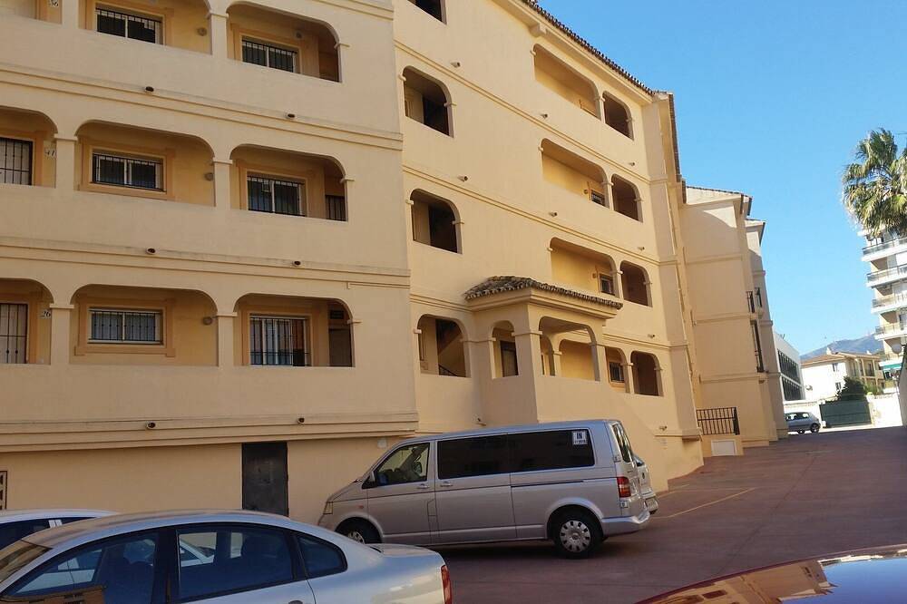 Entire apartment, Apartment in Torremolinos (La Carihuela area) Erisa 1. in La Carihuela, Torremolinos