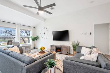 Vacation House for 12 Guests in Marble Falls, Texas Hill Country, Picture 4