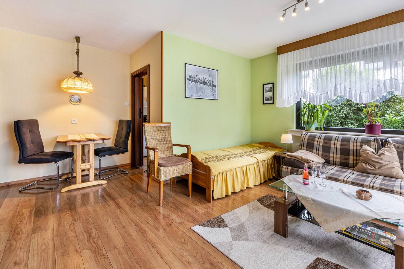Ganze Wohnung, Ferienwohnung Neuenrade mit gemeinsamer Terrasse, gemeinsamem Garten und Wi-Fi in Neuenrade, Märkischer Kreis