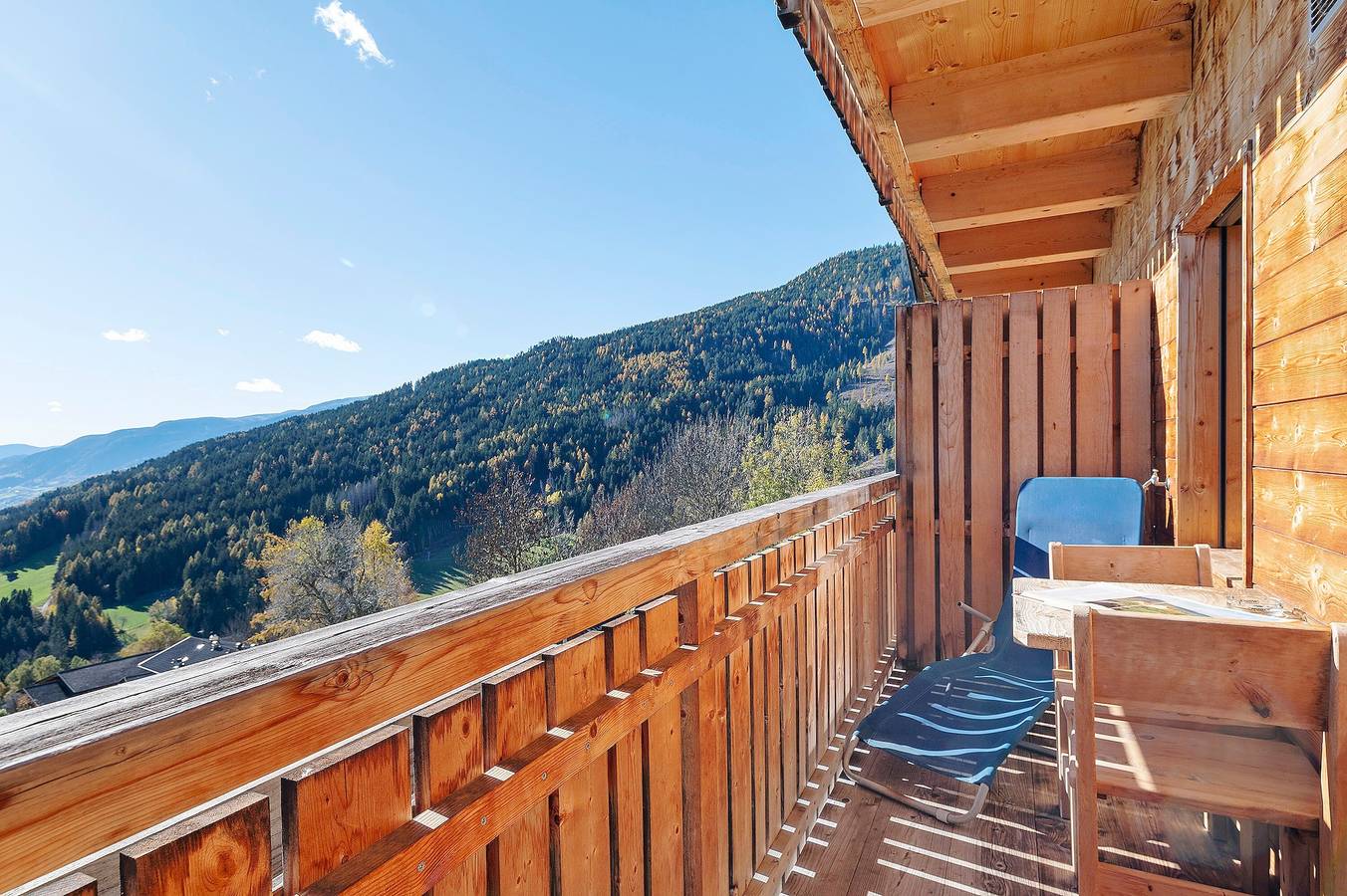 Ganzes Studio, Studio-Apartment 'Zolerhof Alpenrose' mit Bergblick, Gemeinschaftsterrasse und Wlan in Schnauders, Feldthurns