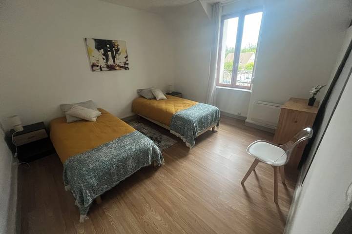 Location de vacances pour 6 personnes, avec jardin à Bléneau - 3