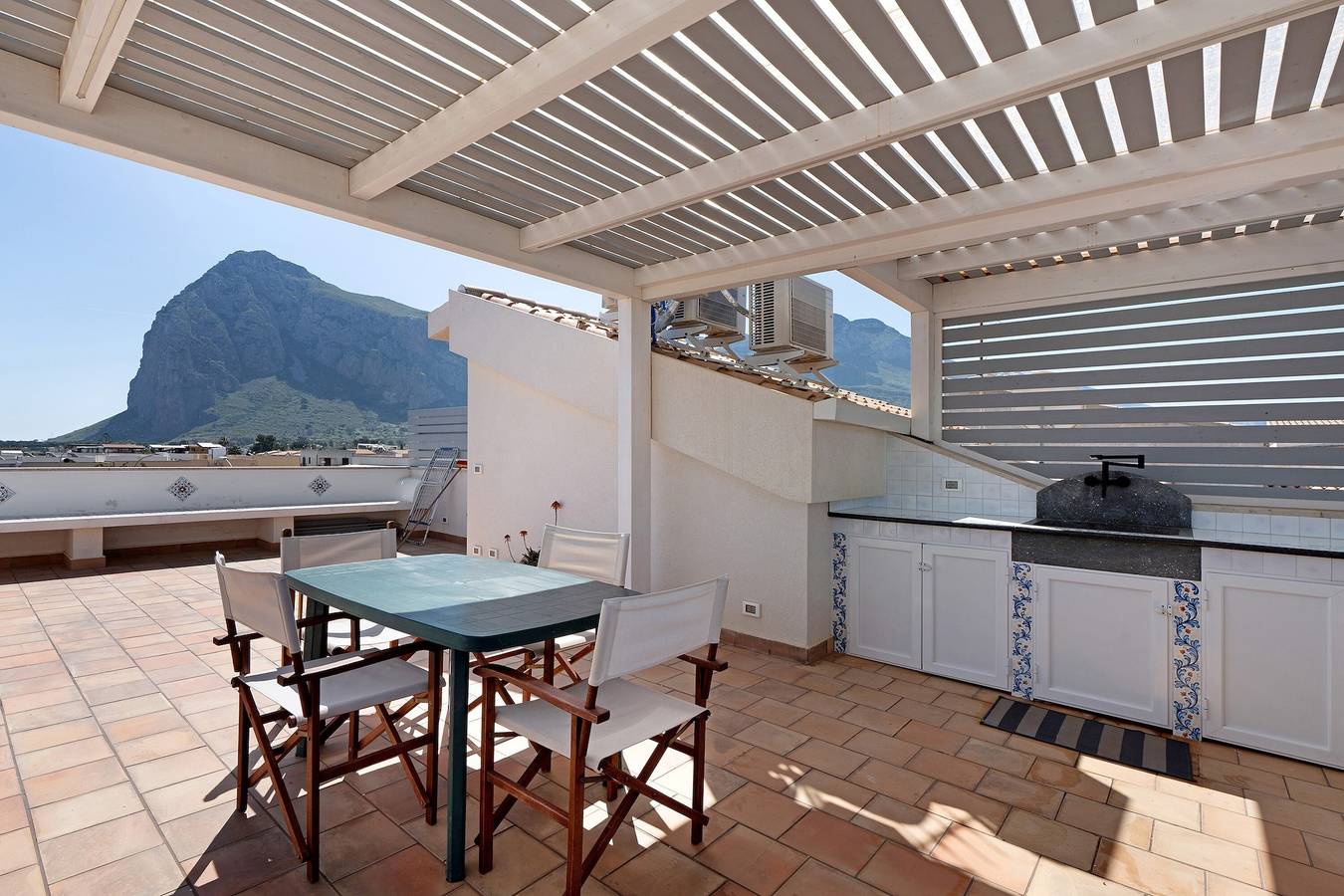 Ferienhaus 'Berta' mit Meerblick, privater Terrasse und Klimaanlage in San Vito Lo Capo, Trapani Provinz