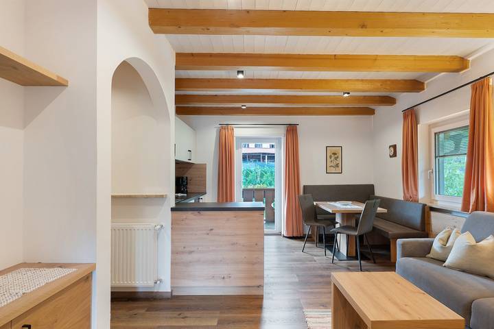 Ferienwohnung für 4 Personen, mit Whirlpool und Garten in Algund - 2