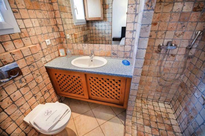 Club vacances pour 6 personnes, avec terrasse ainsi que jacuzzi et jardin en Corse - 2