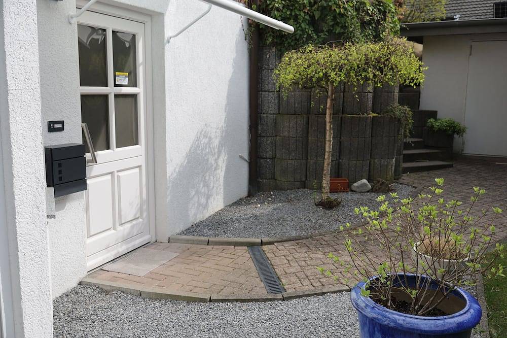 Ganze Wohnung, Exklusive 91 m² Wohnung (Terrasse, Sauna) – ruhig gelegen Dus, Essen & Wuppertal in Velbert, Kreis Mettmann
