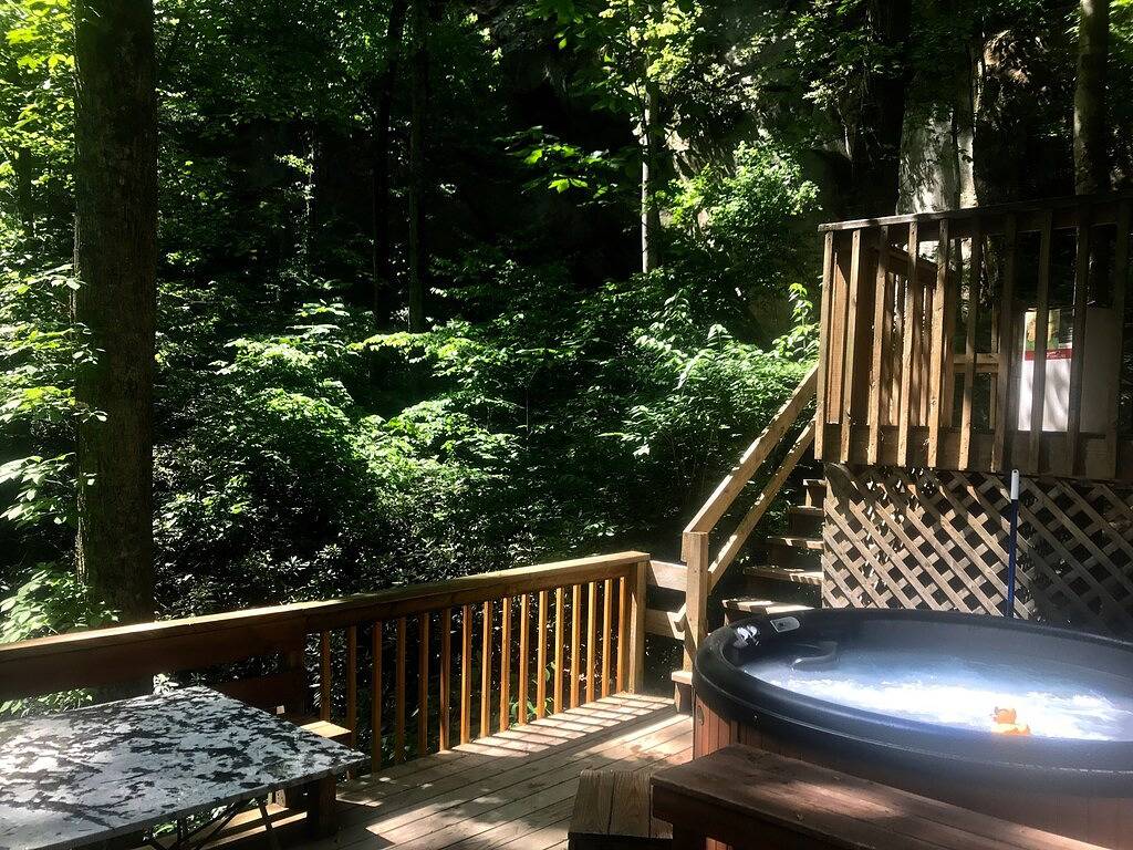 Abgelegene Red River Gorge Pet-Friendly Kabine auf 3 Hektar (Serenity Falls) in Daniel Boone National Forest