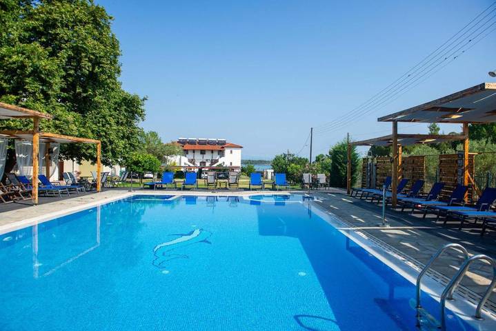 Ferienwohnung für 3 Personen, mit Garten und Ausblick sowie Kinderpool und Pool - 1