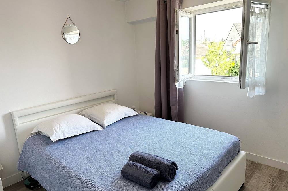 Entire apartment, Quiet apartment 20' from Paris and 7' from the airport in Savigny-sur-Orge, Essonne