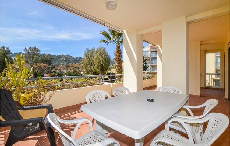 Gîte pour 6 personnes, avec terrasse à Calvi - 2