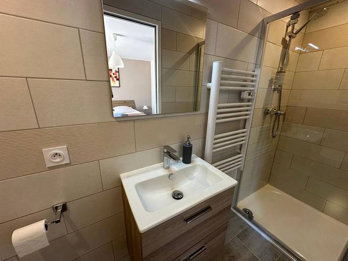 Gîte pour 4 personnes, avec jardin ainsi que vue et piscine, animaux acceptés à MUS - 2