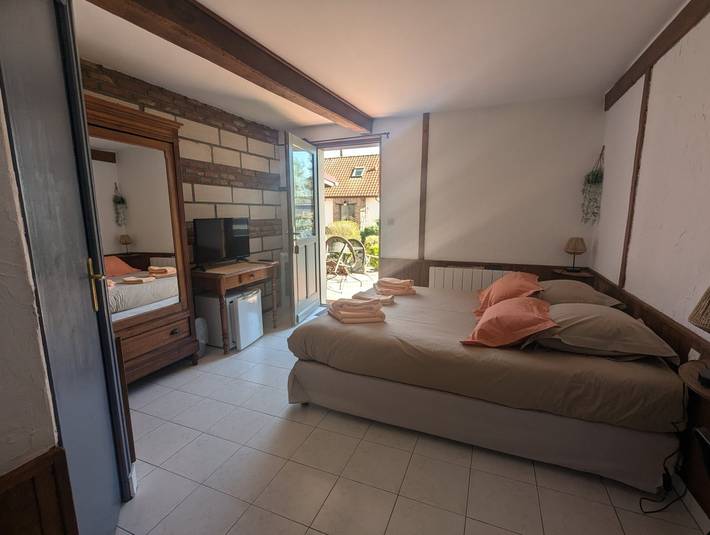 Chambre d’hôte pour 2 personnes, avec jardin et piscine