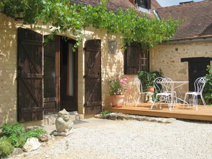 Location de vacances pour 8 personnes, avec jardin ainsi que piscine et vue, animaux acceptés à Fleurac - 3