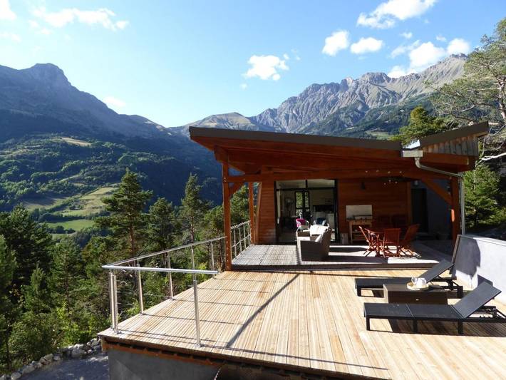 Gîte pour 8 personnes, avec vue et jardin à Méolans-Revel