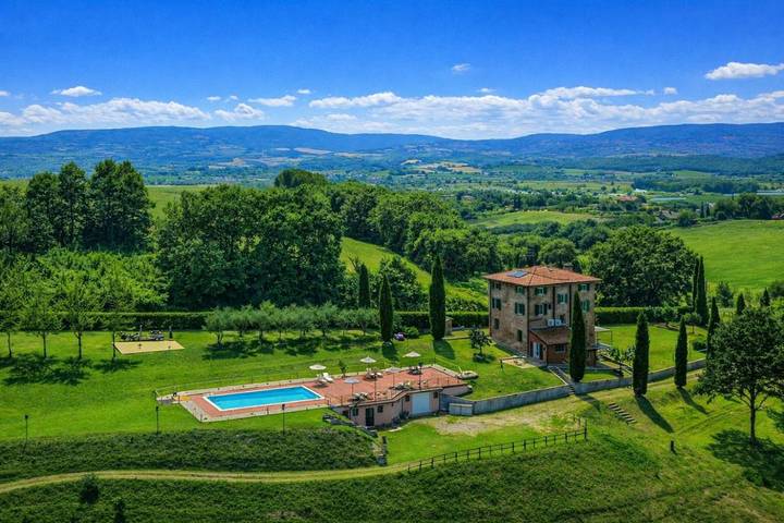 Maison d’hôte pour 3 personnes, avec jardin ainsi que piscine et jacuzzi à Castiglione del Lago - 2