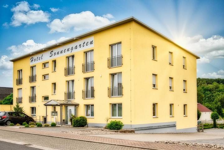 Hotel für 2 Personen, mit Balkon und Terrasse sowie Garten und Ausblick