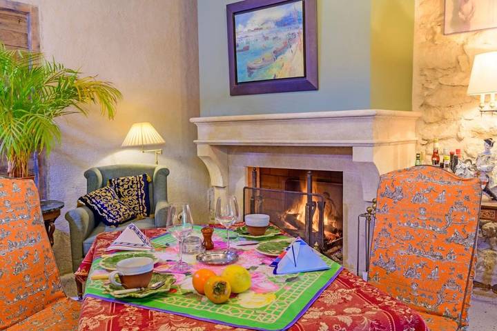 Chambre d’hôte pour 4 personnes, avec jardin ainsi que vue et piscine