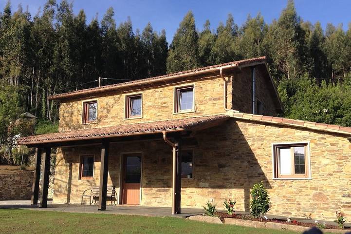 Gîte pour 6 personnes, avec Jacuzzi ainsi que Terrasse et Jardin