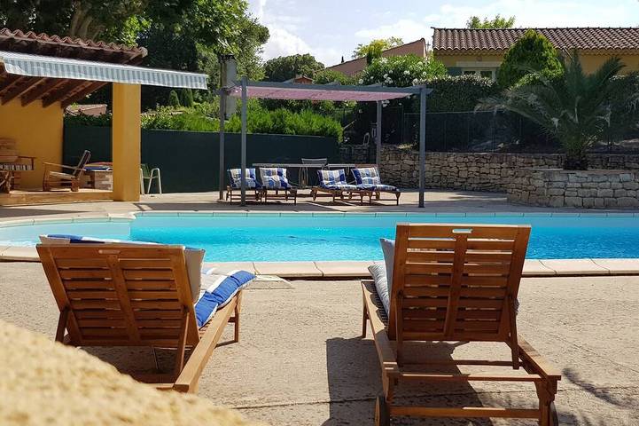 Gîte pour 4 personnes, avec Jardin et Piscine à Loriol-du-Comtat