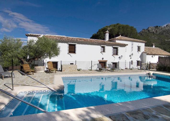 Chalet para 10 personas, con Terraza y Jardín además de Piscina y Vistas en Grazalema