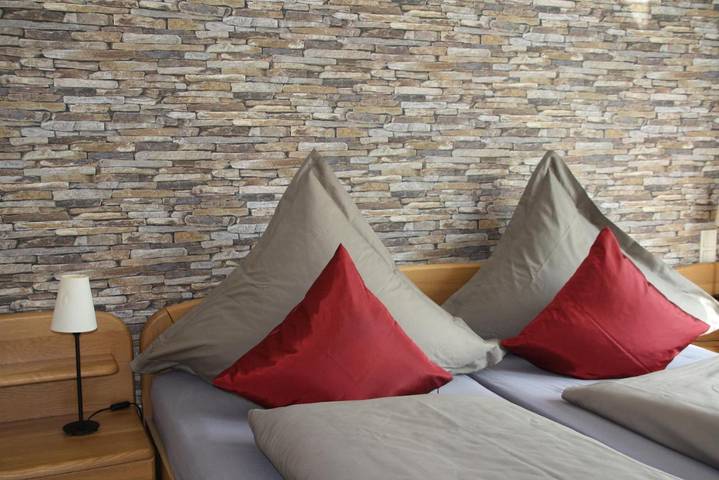 Ferienwohnung für 5 Personen, mit Ausblick und Garten sowie Pool - 1