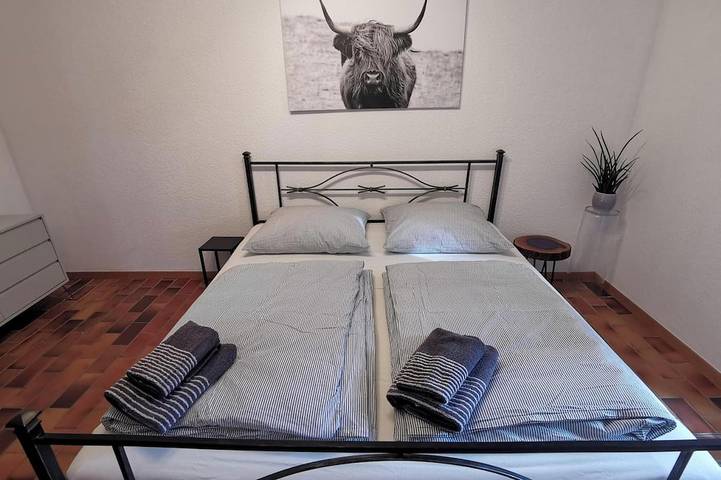 Ganze Wohnung, Geräumige, familienfreundliche Ferienwohnung im Architektenhaus mit Garten in Lauf, Ferienregion Sasbachwalden Region