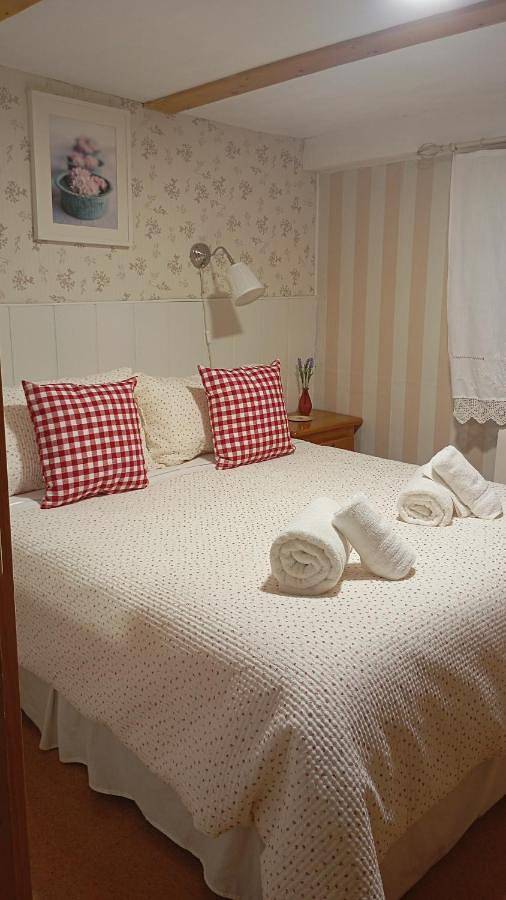 Casa de vacaciones para 18 personas, con piscina además de jacuzzi y terraza, Familias con niños en Provincia de Guadalajara - 3