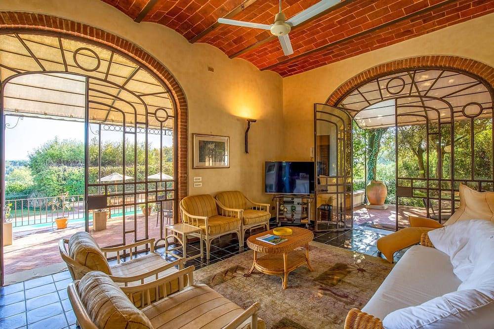 Schönes Haus mit 8 Schlafzimmern in. in Fucecchio, Florenz Provinz