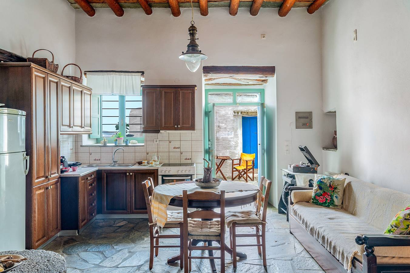 Apartamento entero, Apartamento 'Pensión Tradicional del Olivo' con vistas al mar y Wi-Fi in Fallika, Andros (desambiguación)