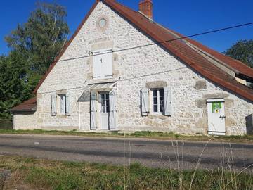 Gîte pour 2 personnes, avec jardin dans Allier