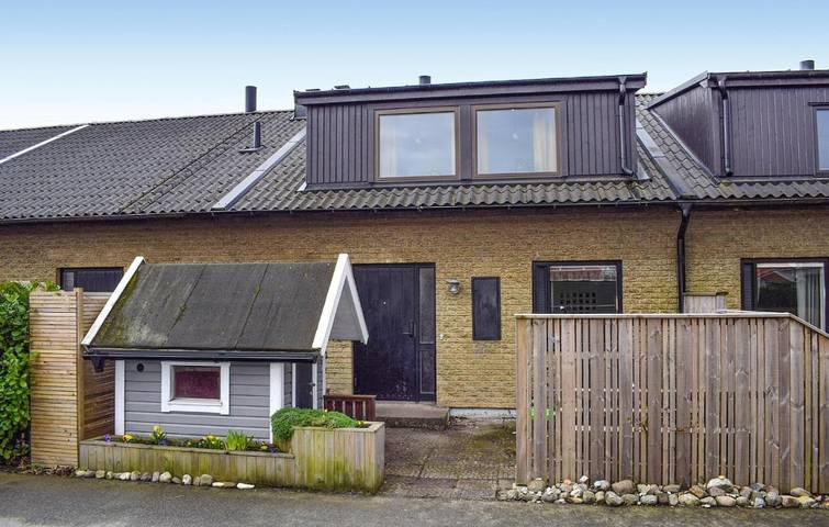 Ferienhaus mit Meerblick für 6 Personen, mit Balkon und Terrasse sowie Garten