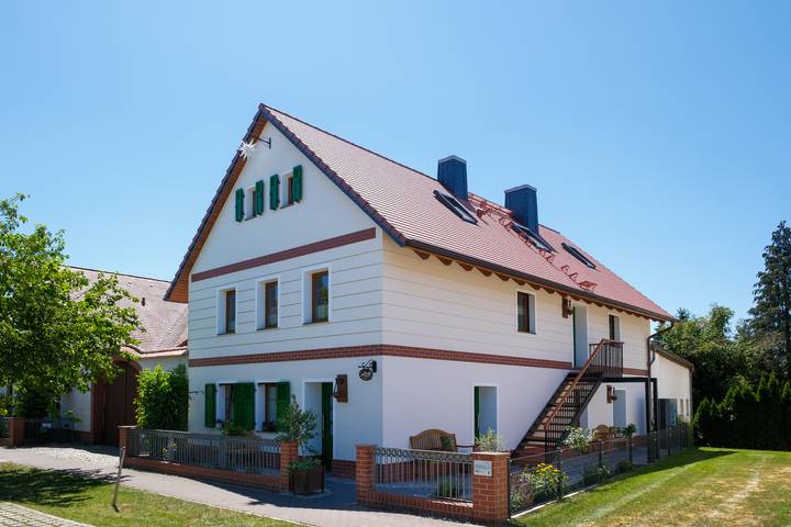 Ferienwohnung für 2 Personen, mit Terrasse und Sauna in Elsterheide