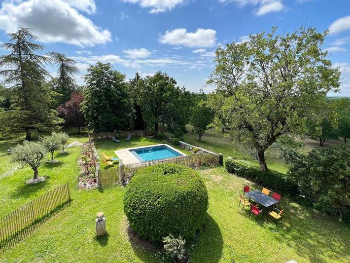 Maison de vacances pour 6 personnes, avec Balcon et Jacuzzi ainsi que Terrasse et Jardin à Lalbenque