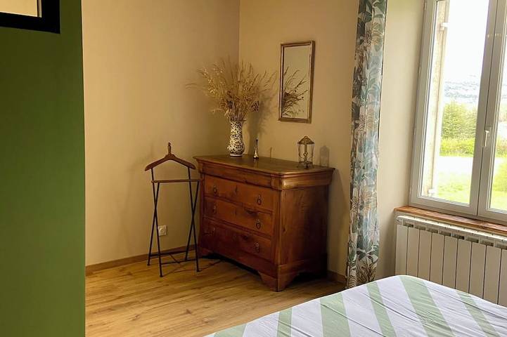 Location de vacances pour 10 personnes, avec jardin et terrasse dans Cénevières - 4