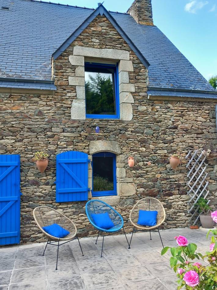 Gîte pour 6 personnes, avec terrasse et jardin à Le Tour-du-Parc - 2