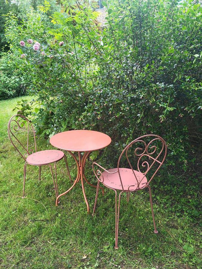 Location de vacances pour 2 personnes, avec Terrasse et Jardin ainsi que Piscine et Vue à Lentilly - 3