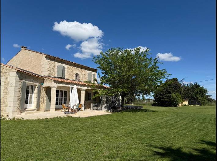 Villa per 8 persone, con piscina e giardino a Arles