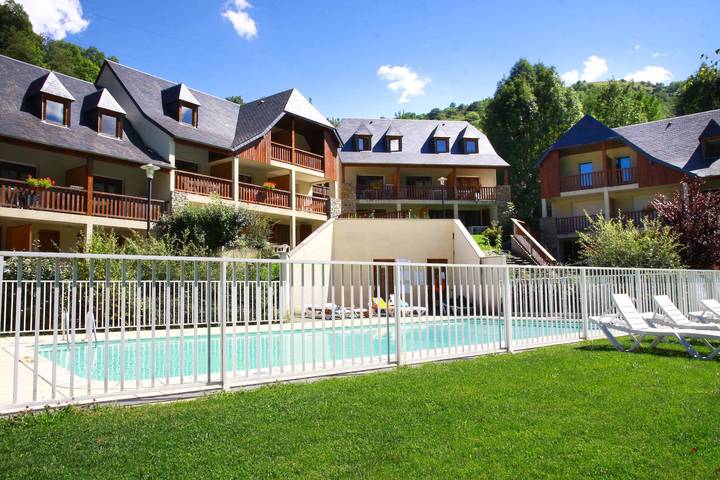 Gîte pour 4 personnes, avec vue sur le lac et piscine ainsi que balcon et sauna à Loudenvielle - 4