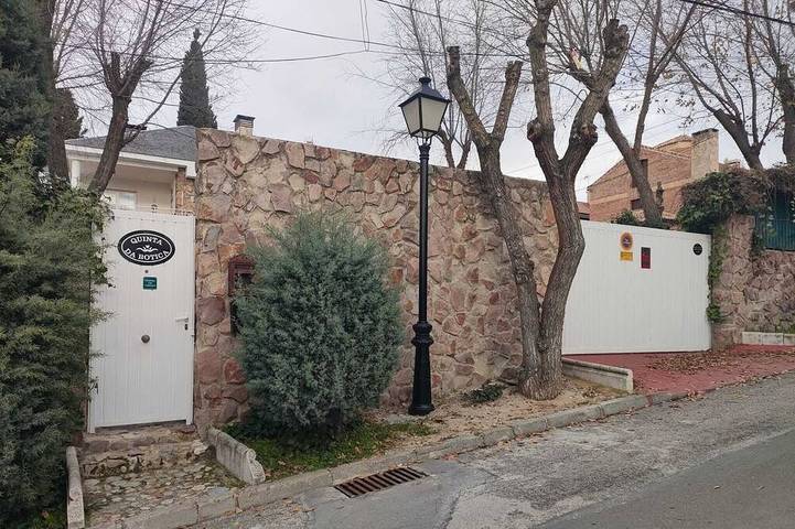 Gîte pour 14 personnes, avec Terrasse et Jardin à Fuenlabrada