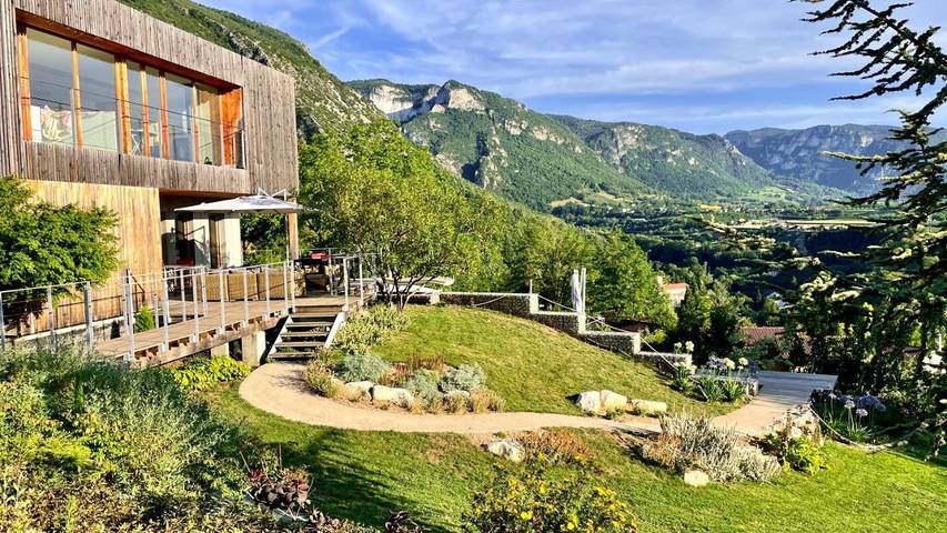 Gîte pour 2 personnes, avec Terrasse et Jacuzzi ainsi que Jardin et Piscine à Pont-en-Royans - 4