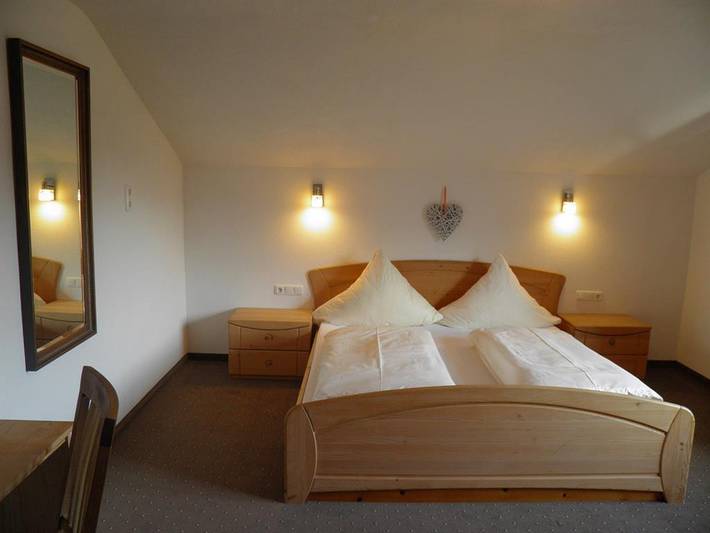 Ganze Ferienwohnung, Hahnenkamm/Fewo, Dusche oder Bad, Wc, Balkon in Wängle, Außerfern
