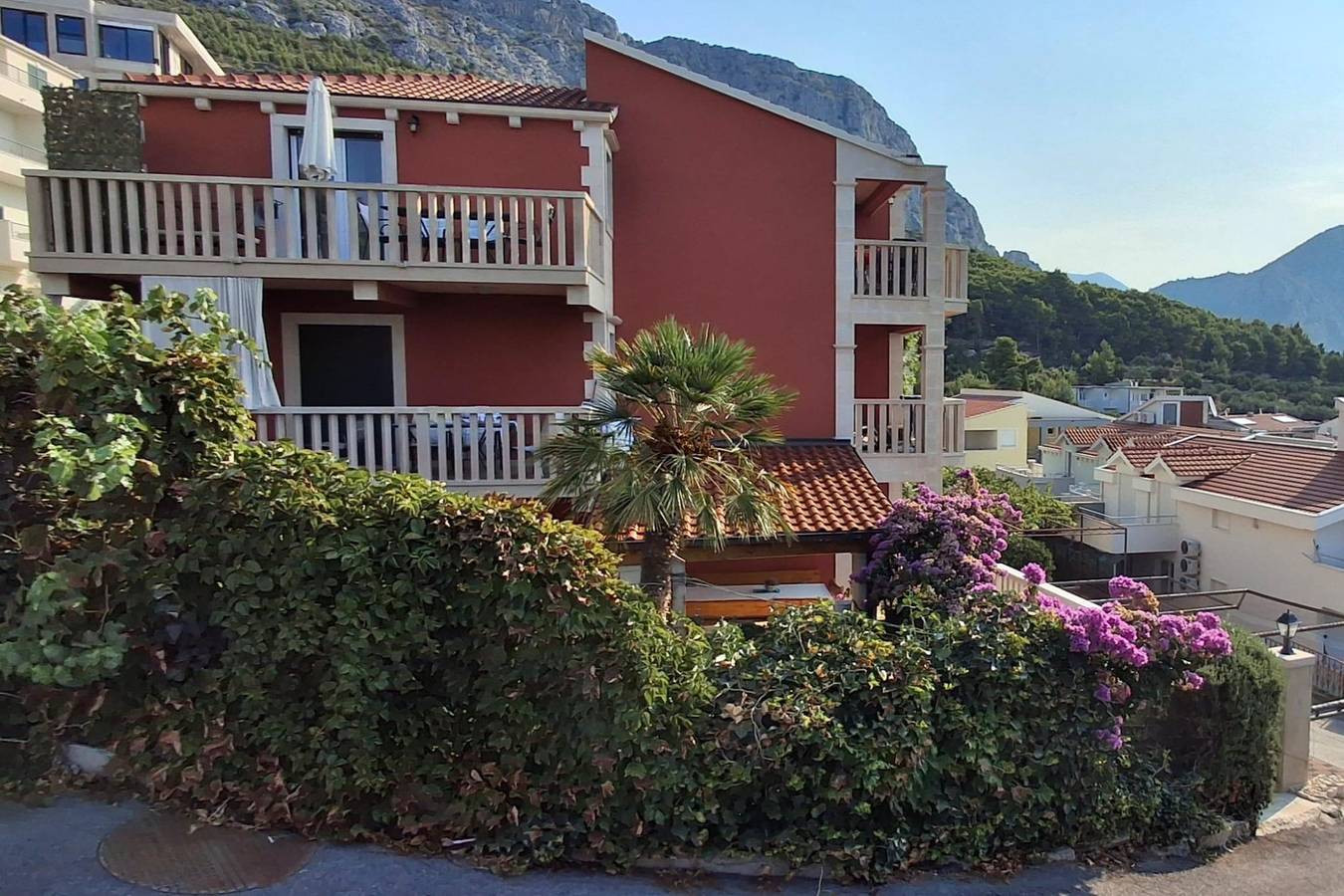 Ganze Wohnung, 1-Zimmer-Ferienwohnung mit Balkon und Meerblick Duce (Omis) A-23509-b in Dugi Rat, Omis-Riviera