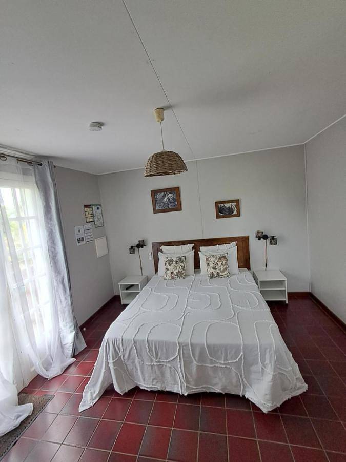 Chambre d’hôte pour 2 personnes, avec terrasse ainsi que piscine et jardin sur l' Île de la Réunion - 4