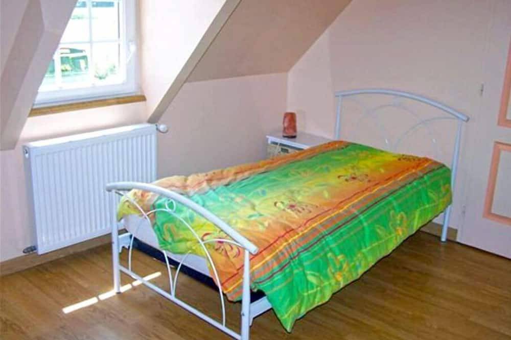 Country gite with enclosed garden located 1 hour 15 from the seaside in Mesnil-en-Ouche, Región de Bernay