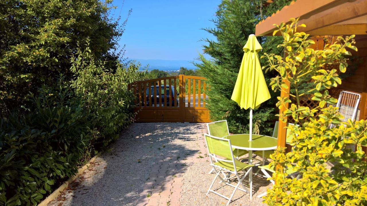 Studio with Terrace in Collonges-sous-Salève, Région de Saint-Julien-en-Genevois