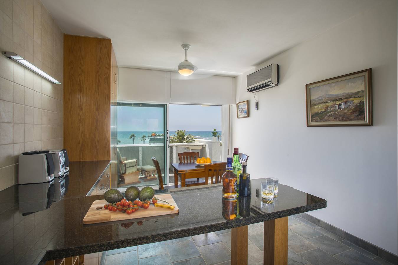 Ganze Wohnung, Lordos Sunshore Beachfront Suite in Larnaca Bezirk