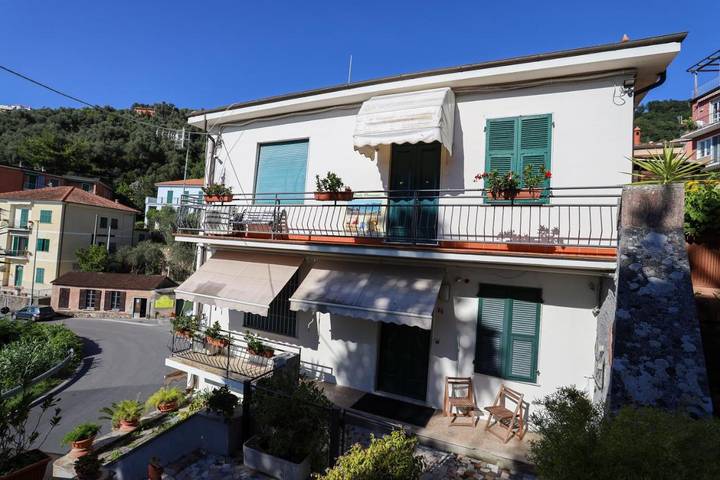 Ferienwohnung für 5 Personen, mit Garten und Ausblick, kinderfreundlich in Lerici - 2